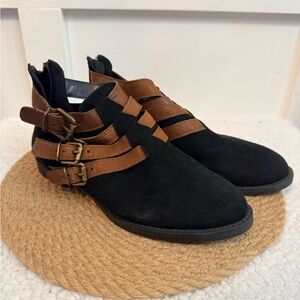 Bella Vita Ronan Black Suede‎ Camel Boots
